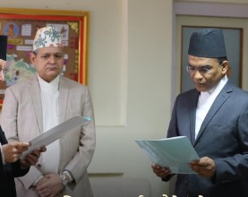 विश्वनाथ पौडेलले गभर्नरको रूपमा पदभार ग्रहण, नयाँ नोट छपाइको निर्णय पहिलो कदम