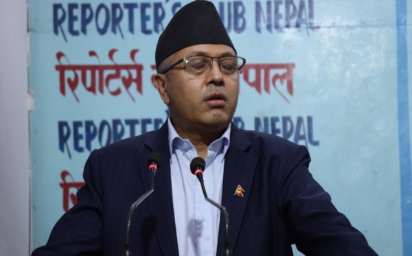 पूर्वराजाले टाउको उठाउने र जुँगा मुसार्ने गर्न थालेभने सकिन्छन्ः एमाले नेता भट्टराई