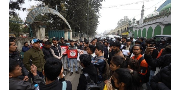 नेपाल विद्यार्थी संघ (नेविसंघ)ले  प्रकृति लम्सालको न्यायको लागि  विभिन्न क्याम्पसहरुमा दबाबमूलक प्रदर्शन गरेको छ