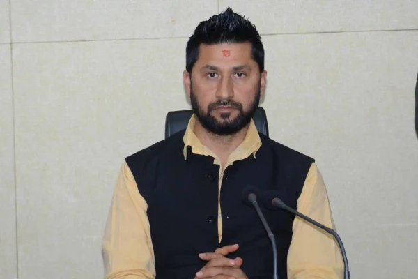 चितवनमा रवि लामिछानेसहित १५ जनाविरुद्ध मुद्दा दर्ता