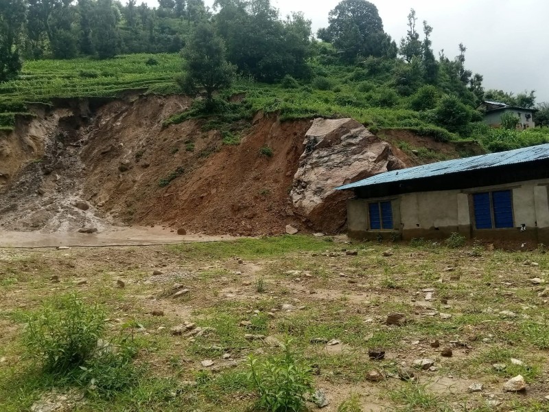 जाजरकोटको रमाला प्राथमिक विद्यालयको खेलमैदान वर्षाले पूर्णरूपमा क्षति