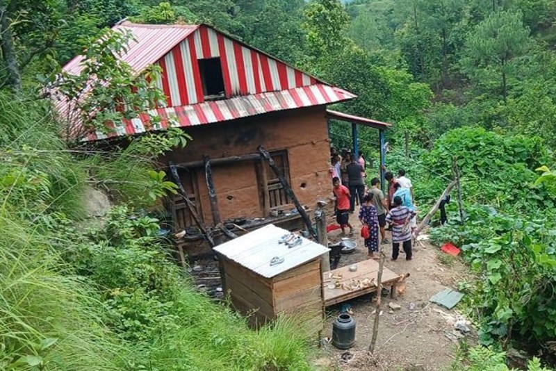 सिन्धुलीबाट हराएका एकै परिवारका  २ जना सम्पर्कमा, १४ जनाको खोजी जारी