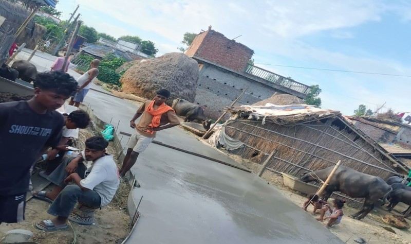सिरहाको भुस्कुलिया टोलमा पक्की सडक बनेपछि दशकौँको ‘हिलो–धुलो’को पीडा अन्त्य, बस्तीमा खुसी र आशाको लहर