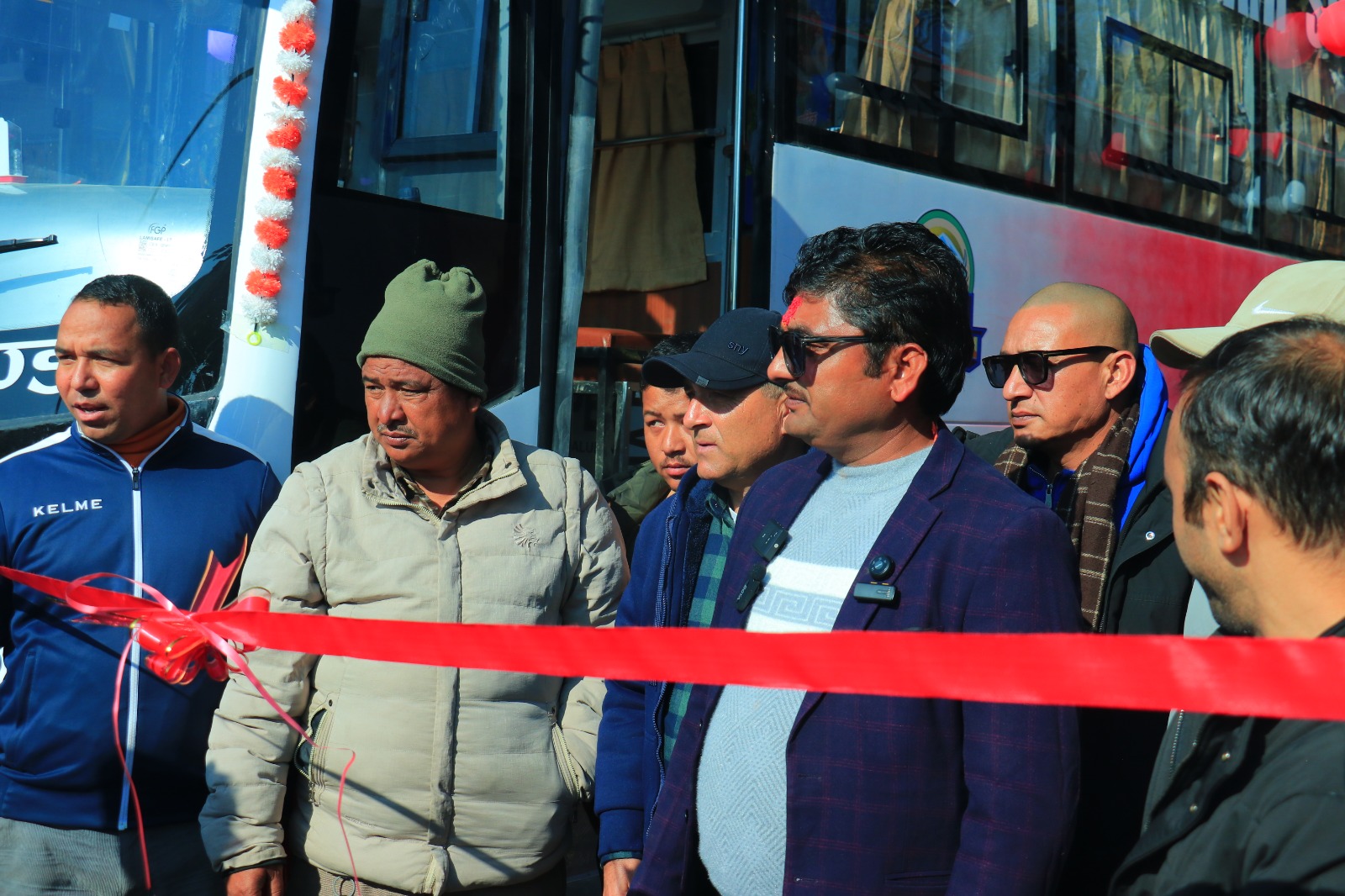 कर्णाली याक्सको सेवा विस्तार: सुर्खेत–काठमाडौँ–काँकडभिट्टा रुटमा ५ वटा ‘इयर सस्पेन्स’ बस सञ्चालन