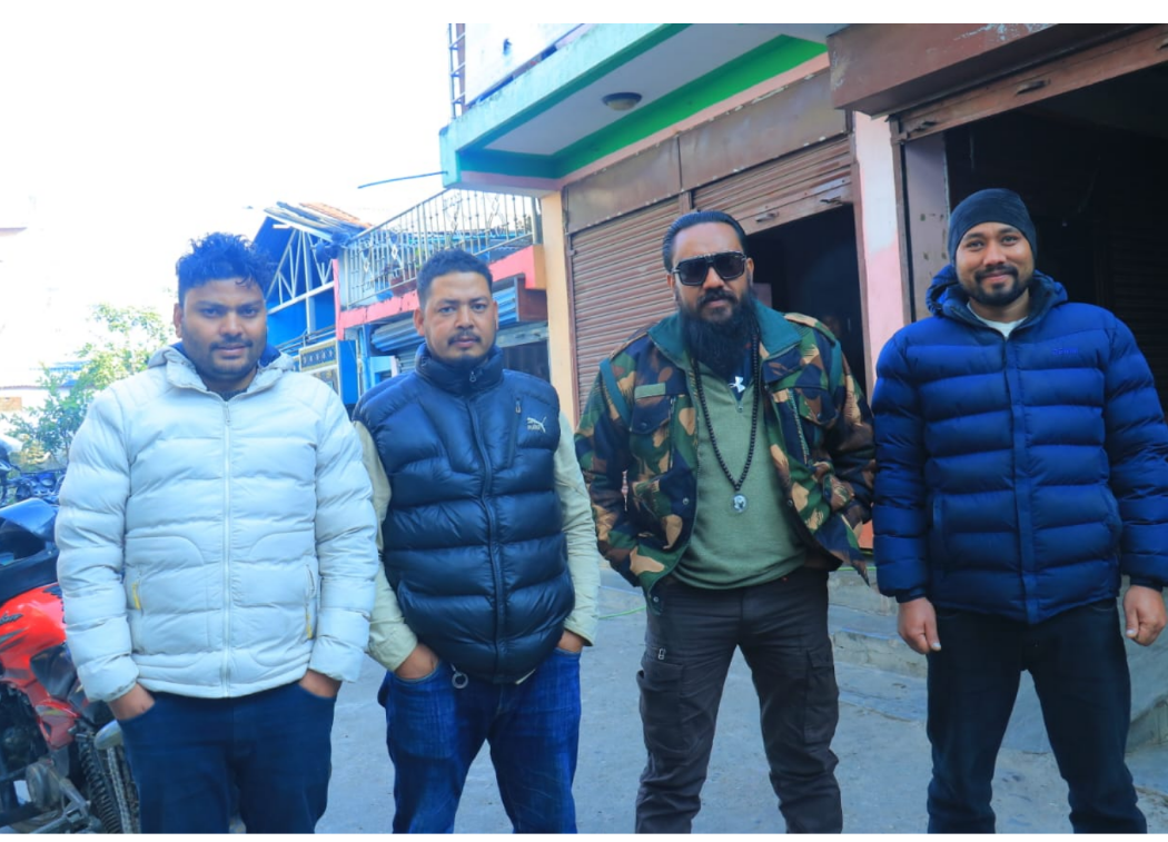 खगेन्द्र सुनार बाँके–३ बाट प्रतिनिधि सभा सदस्यमा उम्मेदवारी दर्ता गर्दै