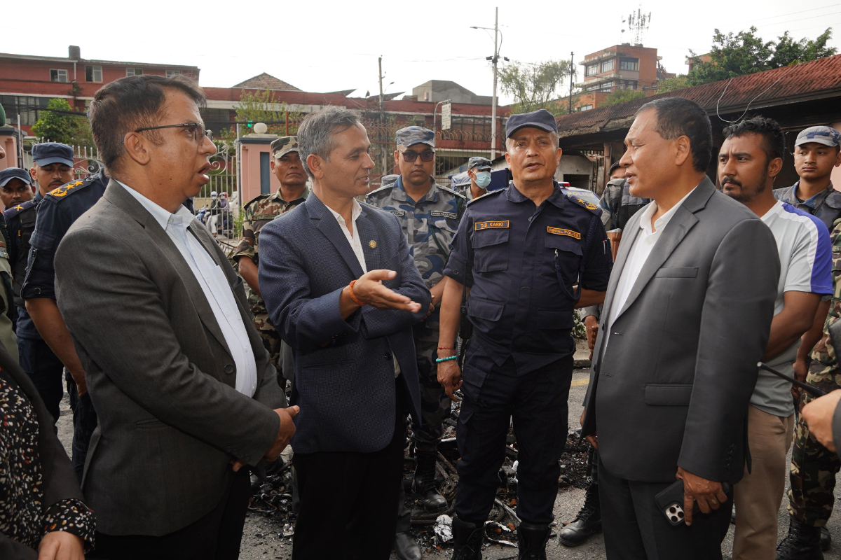 जेनजी आन्दोलनमा क्षतिग्रस्त संरचना गृहमन्त्री र ऊर्जामन्त्रीद्वारा अवलोकन